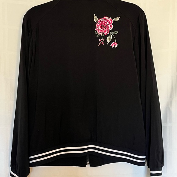Susan Graver Women’s Bomber Style Jacket Size M Embroidered Flowers ￼ - Picture 5 of 8